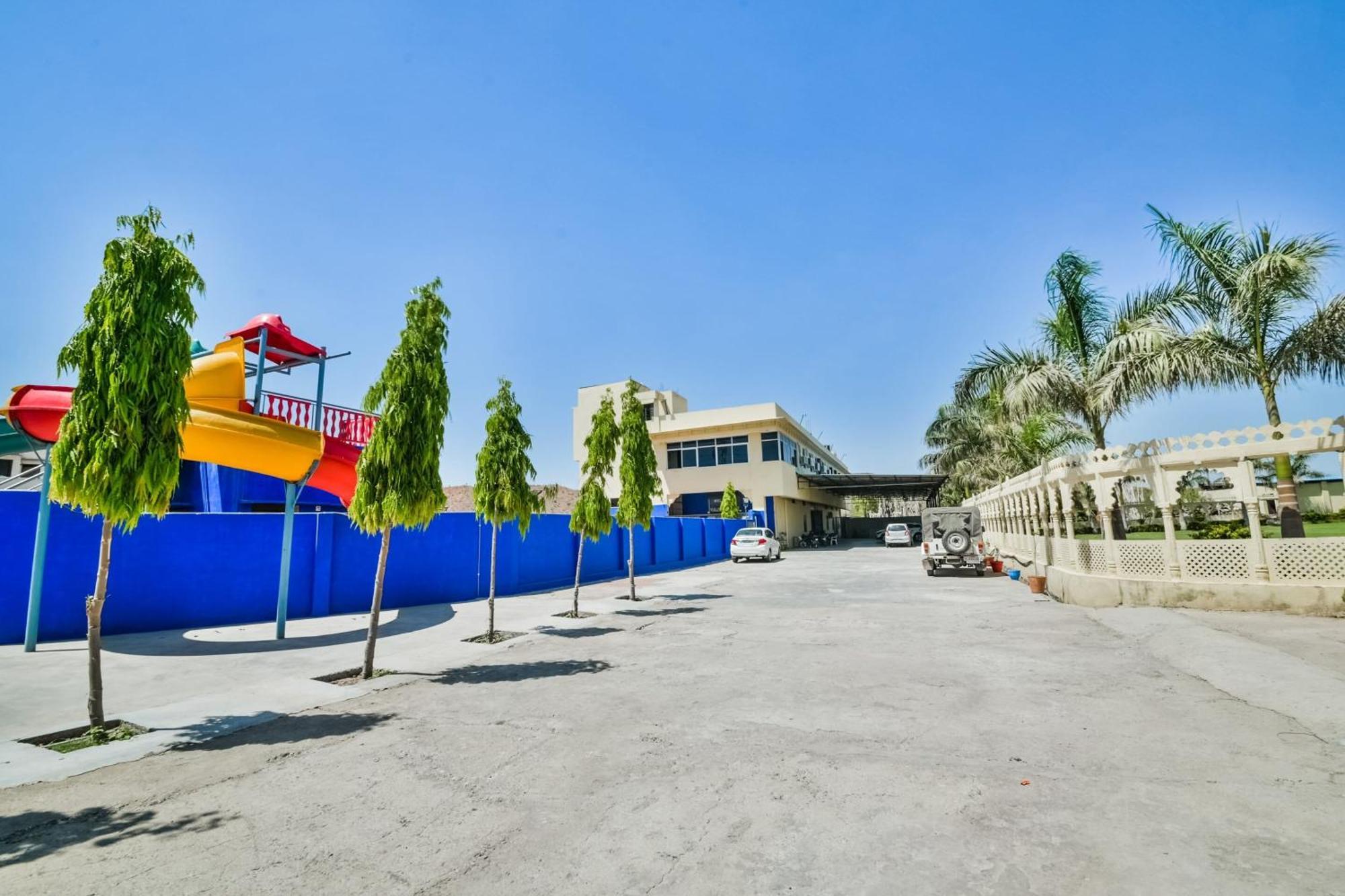 Hotel O Kalika Resort Lakāwās Kültér fotó